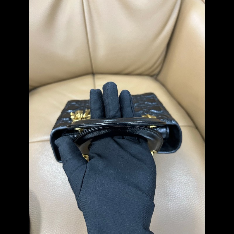 Dior lady dior 限定款四格徽章油蠟牛皮戴妃包-9