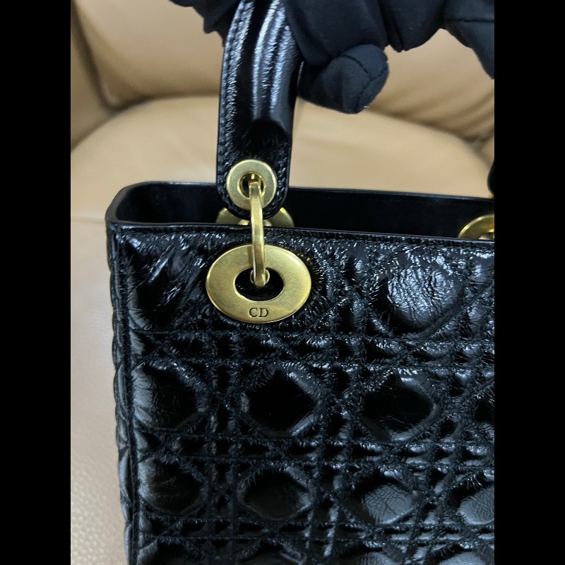 Dior lady dior 限定款四格徽章油蠟牛皮戴妃包-14