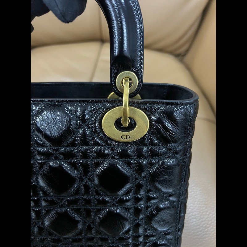 Dior lady dior 限定款四格徽章油蠟牛皮戴妃包-16