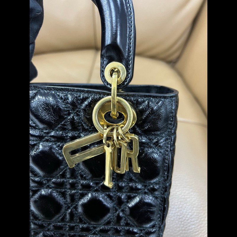 Dior lady dior 限定款四格徽章油蠟牛皮戴妃包-18