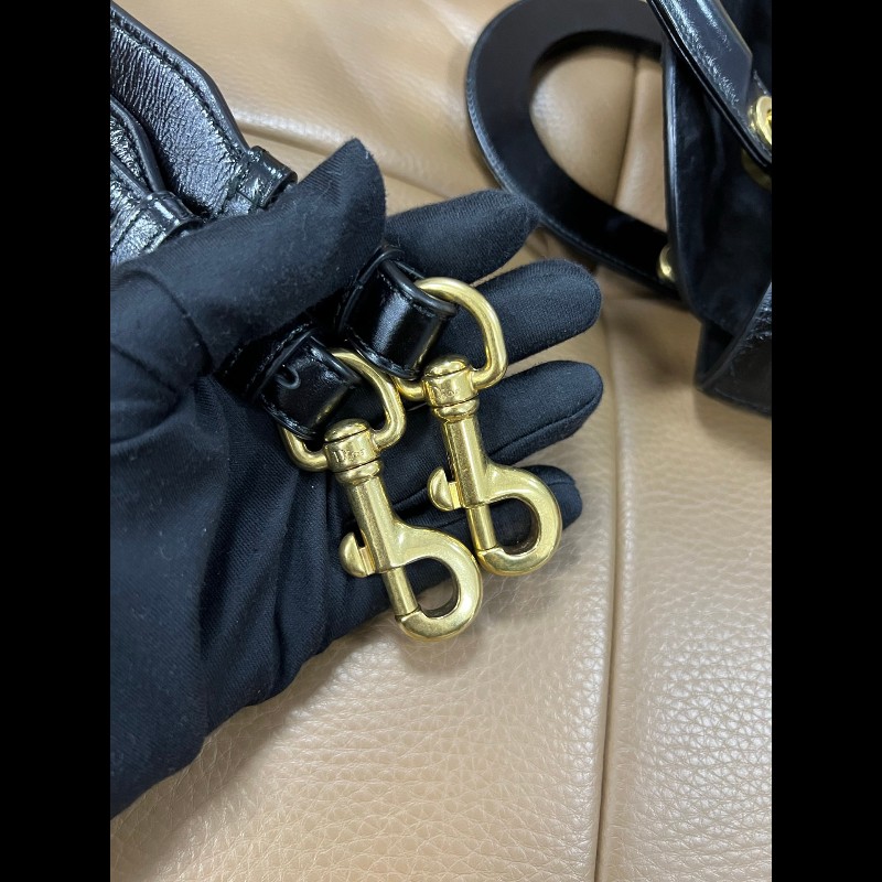 Dior lady dior 限定款四格徽章油蠟牛皮戴妃包-23