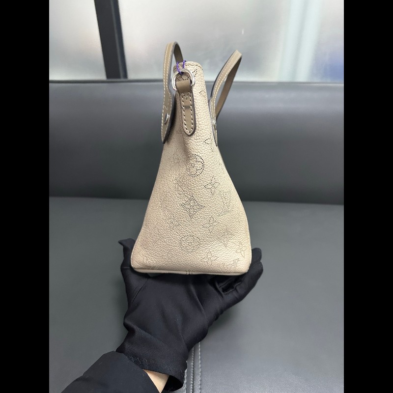 LV路易威登 Hina大象灰菜籃子 鏤空月光女神-7