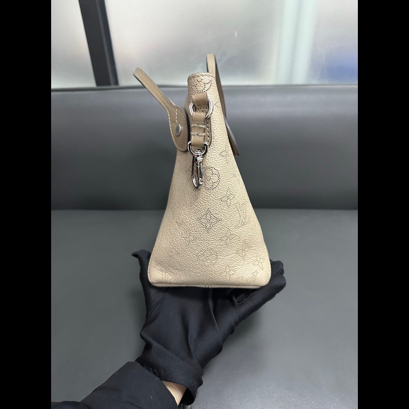 LV路易威登 Hina大象灰菜籃子 鏤空月光女神-8