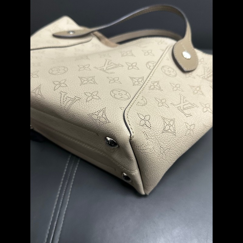 LV路易威登 Hina大象灰菜籃子 鏤空月光女神-11