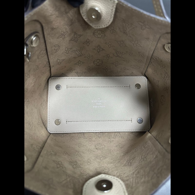 LV路易威登 Hina大象灰菜籃子 鏤空月光女神-16