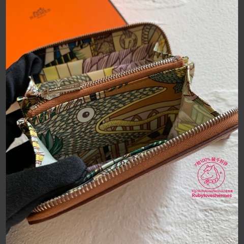 Rubyloveshermes1 愛馬仕hermes金棕色動物之城咬錢龍絲巾短夾咬錢虎