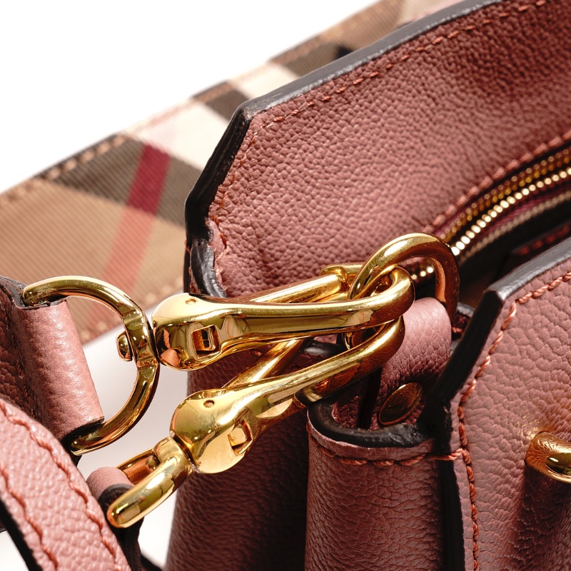 Burberry Buckle 牛皮純色字母logo 單肩包(玫瑰粉色)附兩種背帶-15