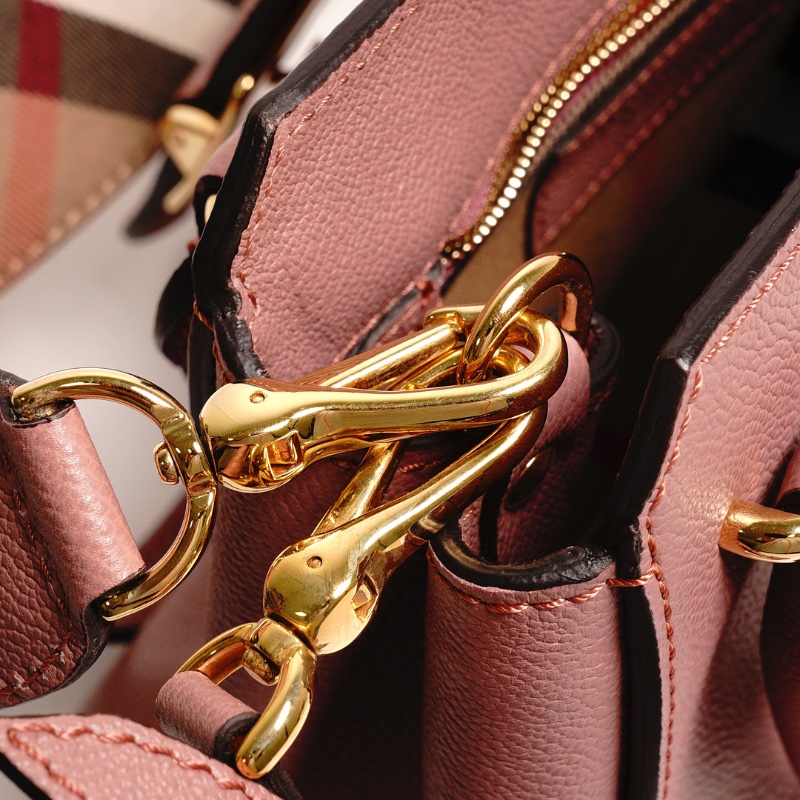 Burberry Buckle 牛皮純色字母logo 單肩包(玫瑰粉色)附兩種背帶-18