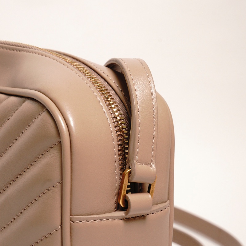 YSL 牛皮金釦山形紋拉鍊相機包(絕版品、奶茶色)-7