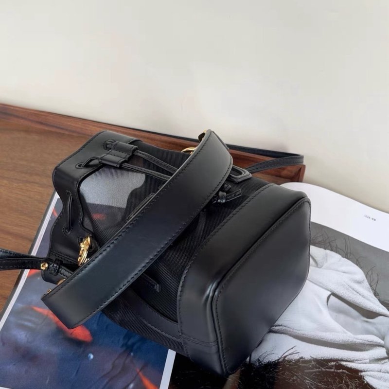 Fendi 黑色網紗mon tresor迷你水桶包 12*18*10 99新配件塵袋-2