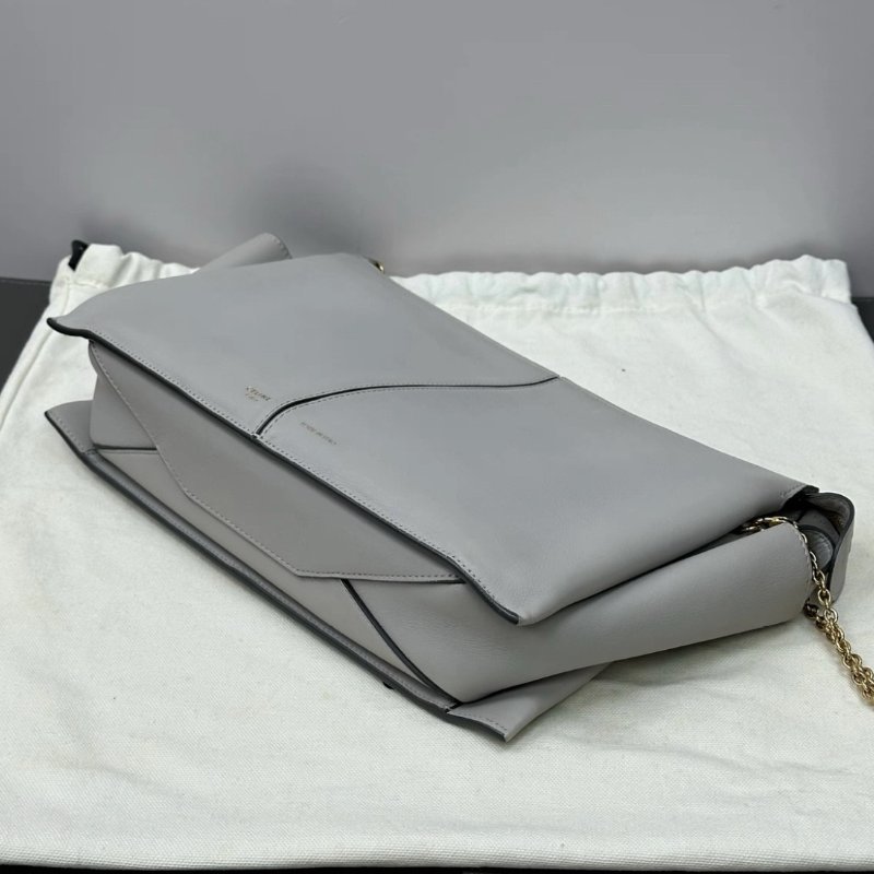 CELINE 灰色trifold肩背斜背鏈條包28*19*7 98新配件塵袋-4