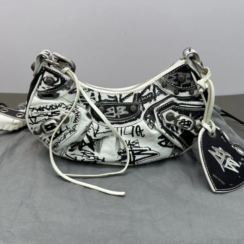 BALENCIAGA 白色塗鴉le cagole機車月牙包25*12*6 99新配件塵袋鏡子-0