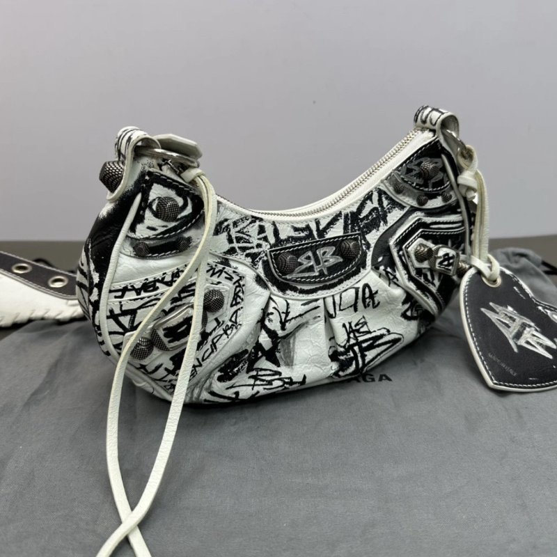 BALENCIAGA 白色塗鴉le cagole機車月牙包25*12*6 99新配件塵袋鏡子-1