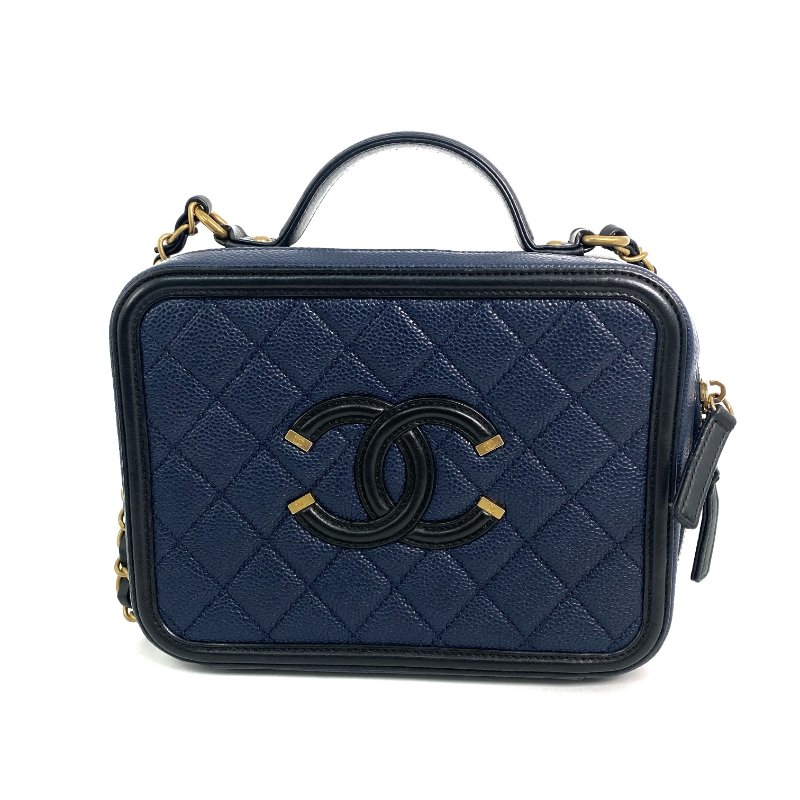 △ Chanel 香奈兒 Navy Caviar Skin Gold Tone Metal Filigree Vanity Case No.26 深藍色粒紋小牛皮金色金屬鎖鏈化妝箱No.26 - 257022883-1