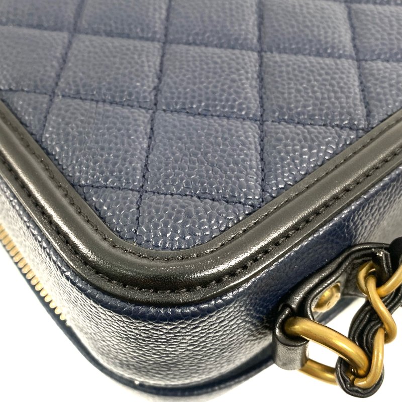△ Chanel 香奈兒 Navy Caviar Skin Gold Tone Metal Filigree Vanity Case No.26 深藍色粒紋小牛皮金色金屬鎖鏈化妝箱No.26 - 257022883-10