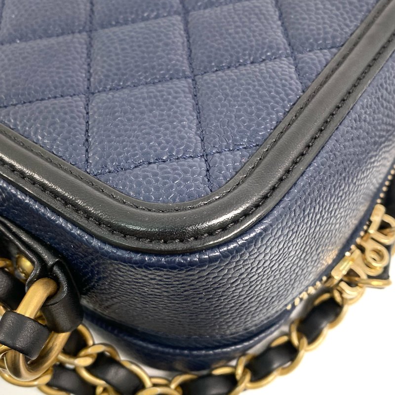 △ Chanel 香奈兒 Navy Caviar Skin Gold Tone Metal Filigree Vanity Case No.26 深藍色粒紋小牛皮金色金屬鎖鏈化妝箱No.26 - 257022883-11