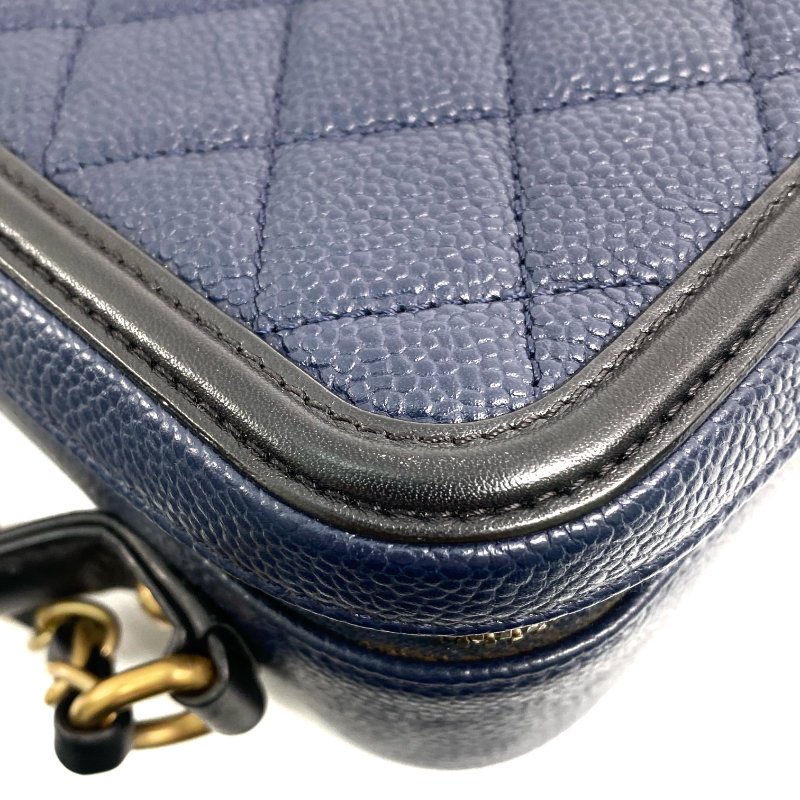 △ Chanel 香奈兒 Navy Caviar Skin Gold Tone Metal Filigree Vanity Case No.26 深藍色粒紋小牛皮金色金屬鎖鏈化妝箱No.26 - 257022883-12
