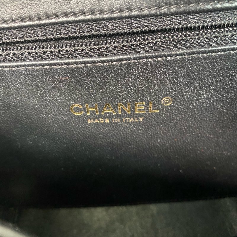△ Chanel 香奈兒 Navy Caviar Skin Gold Tone Metal Filigree Vanity Case No.26 深藍色粒紋小牛皮金色金屬鎖鏈化妝箱No.26 - 257022883-24