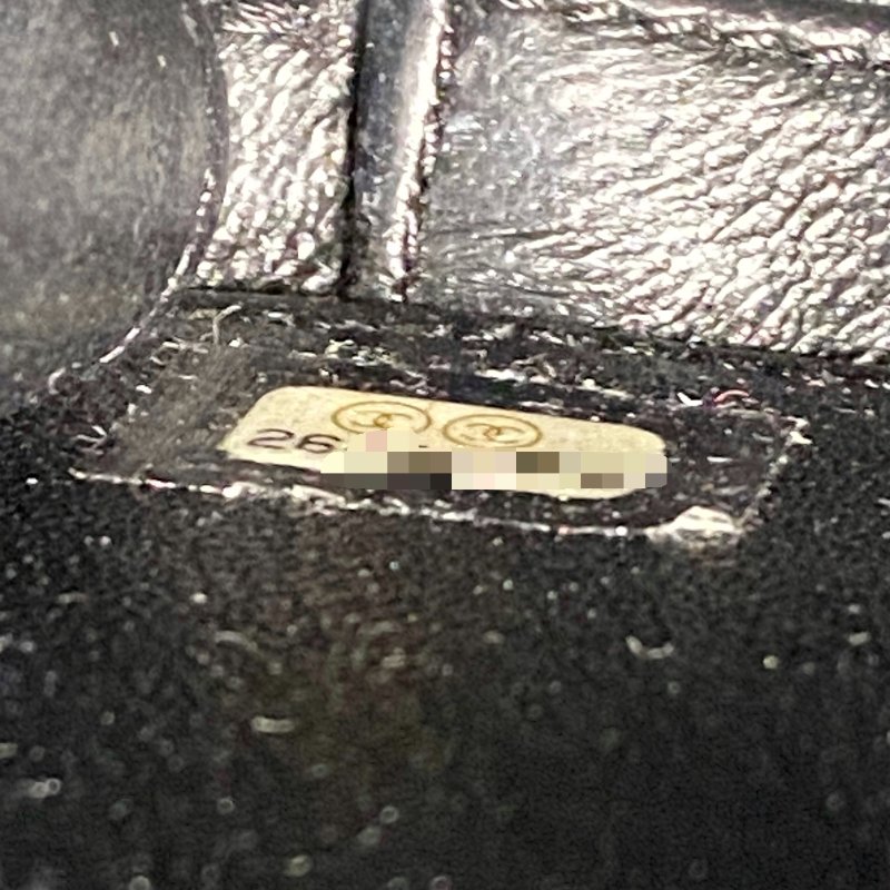 △ Chanel 香奈兒 Navy Caviar Skin Gold Tone Metal Filigree Vanity Case No.26 深藍色粒紋小牛皮金色金屬鎖鏈化妝箱No.26 - 257022883-26