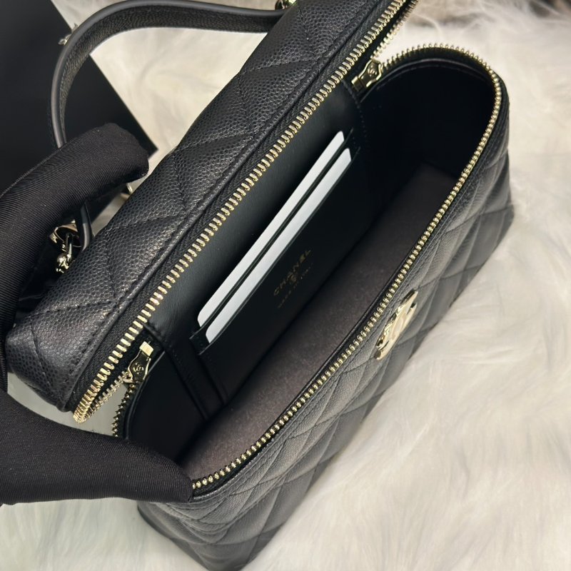 CHANEL 26C LP粒面牛皮手提飯盒包 - 黑金-7