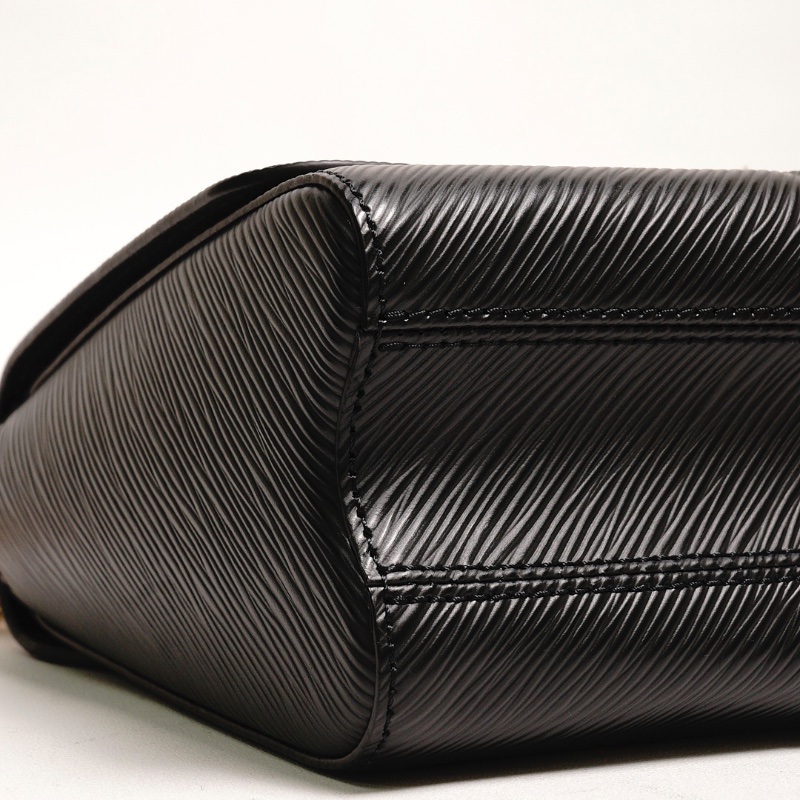 LV Twist MM 鏈條斜背包(黑) m21113-7