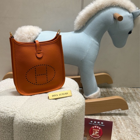 Hermes Mini Evelyne Orange - 全新現貨有肩帶🧡