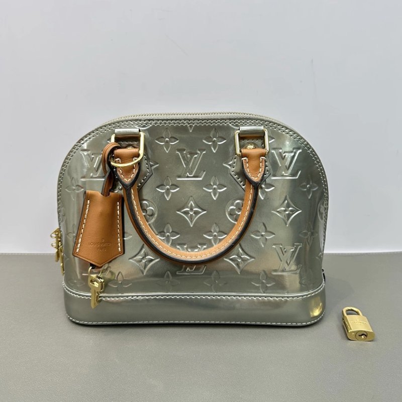 LV 漆皮金扣貝殼限量手提斜背包23*17*10 98新配件鑰匙鎖塵袋-0