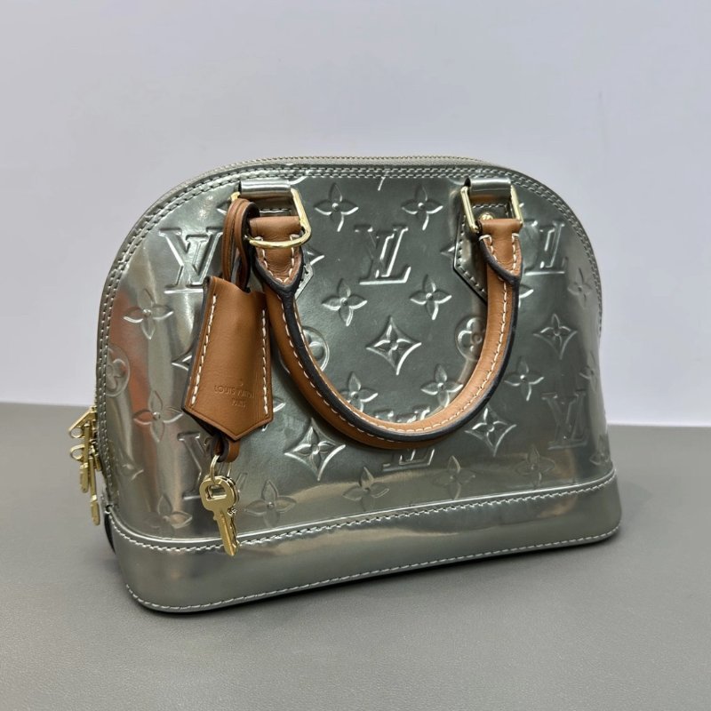 LV 漆皮金扣貝殼限量手提斜背包23*17*10 98新配件鑰匙鎖塵袋-1