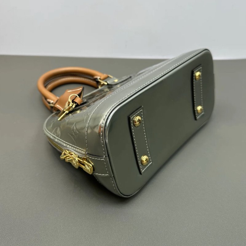 LV 漆皮金扣貝殼限量手提斜背包23*17*10 98新配件鑰匙鎖塵袋-2