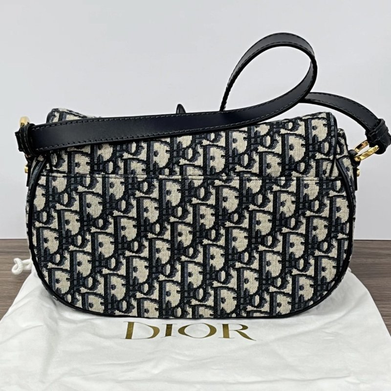 DIOR 老花金扣CDBesace小號肩背斜背包 24*15*6 全新閒置 配件盒子塵袋-0