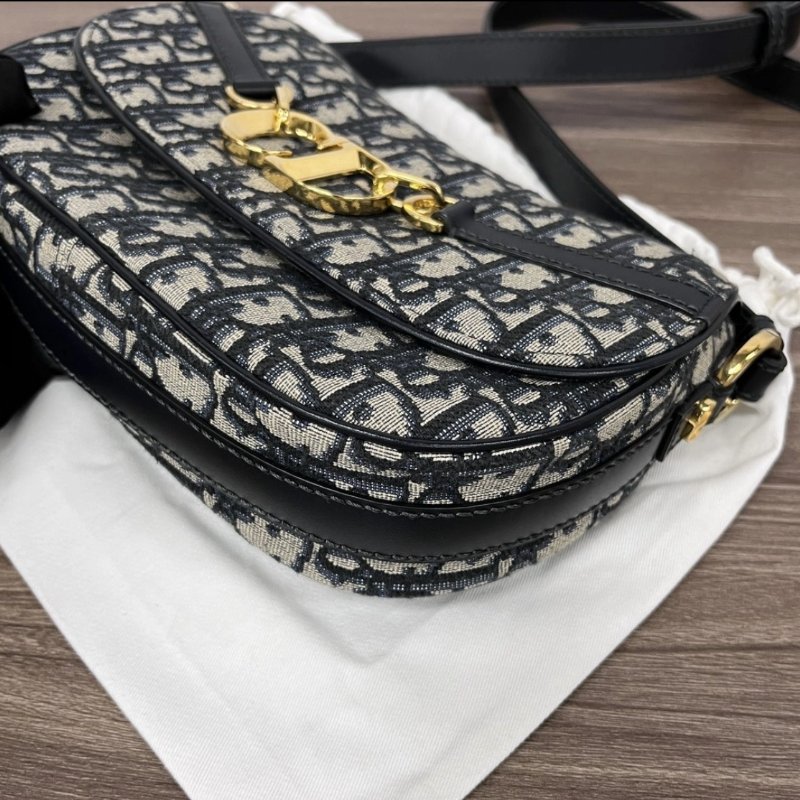 DIOR 老花金扣CDBesace小號肩背斜背包 24*15*6 全新閒置 配件盒子塵袋-4