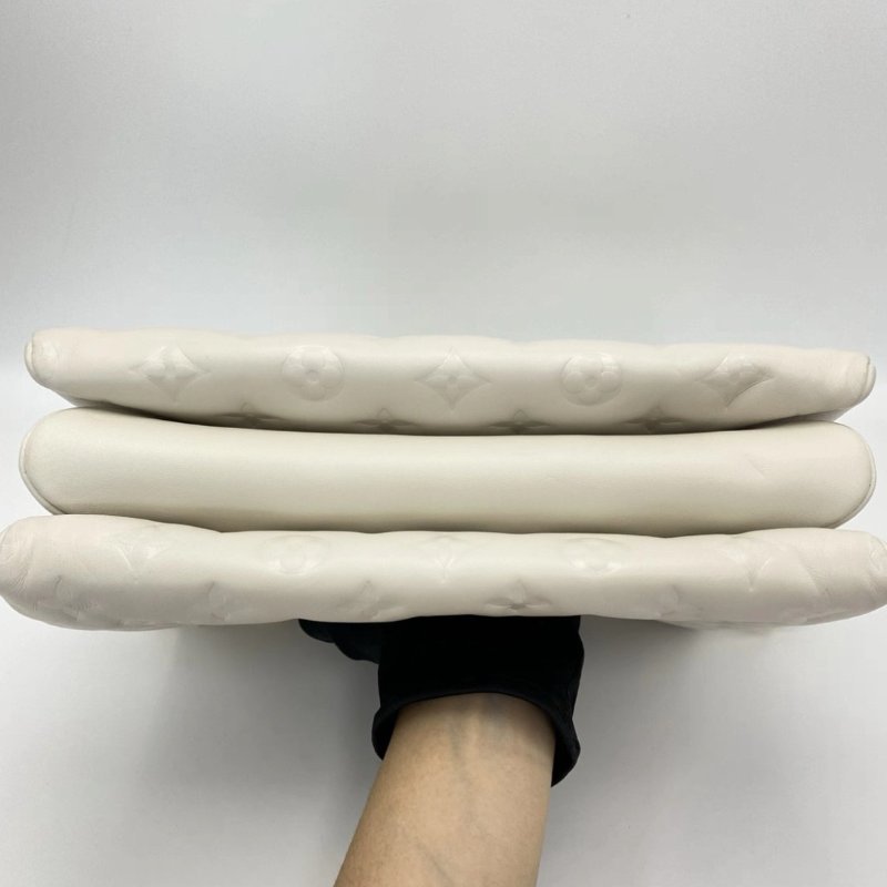 LV 白金COUSSIN小號 壓花肩背斜背包芯片款26.5*20*9 全新閒置配件盒子塵袋-3