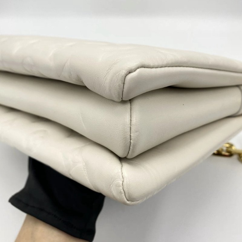 LV 白金COUSSIN小號 壓花肩背斜背包芯片款26.5*20*9 全新閒置配件盒子塵袋-4