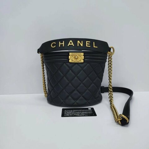 CHANEL 黑金包Leboy手提肩背斜背水桶包17*15*13 98新配件保卡