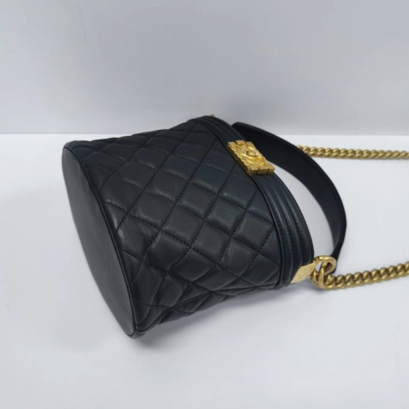 CHANEL 黑金包Leboy手提肩背斜背水桶包17*15*13 98新配件保卡-4
