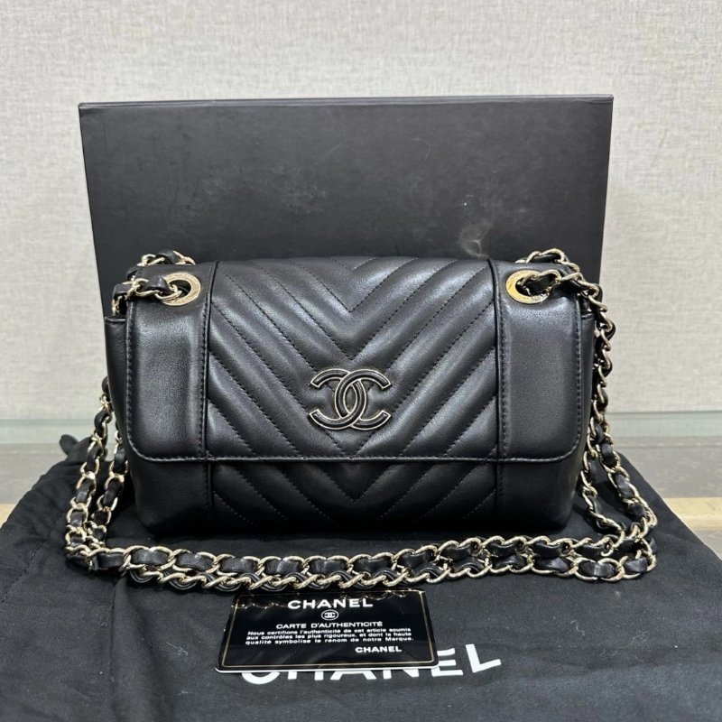 CHANEL 黑金琺瑯扣V紋cf小號肩背斜背相機包22*8*13 98新 配件盒子塵袋保卡-0