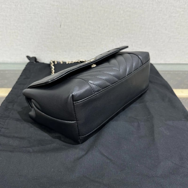 CHANEL 黑金琺瑯扣V紋cf小號肩背斜背相機包22*8*13 98新 配件盒子塵袋保卡-2