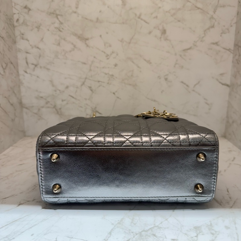 DIOR金屬銀漆亮皮五格黛妃包-4