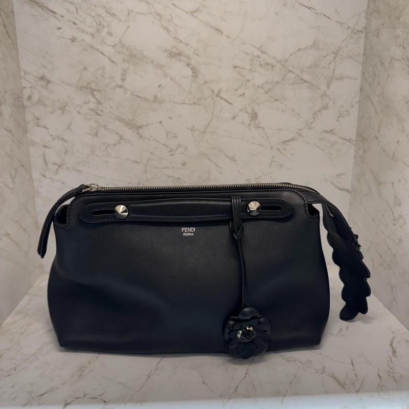 FENDI BY THE WAY黑色銀釦花花抑釘側背包-0