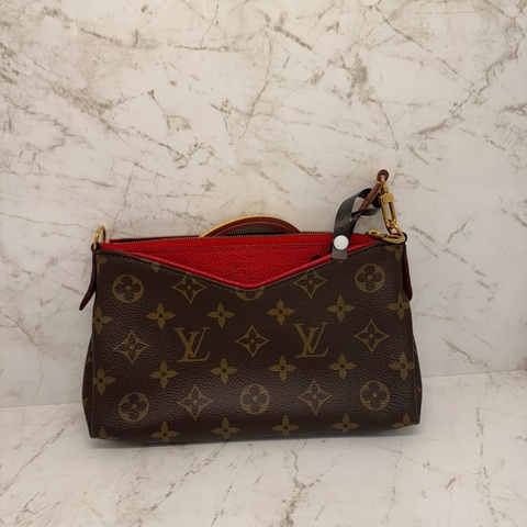 LV PALA CLUTCH老花拼紅側背包