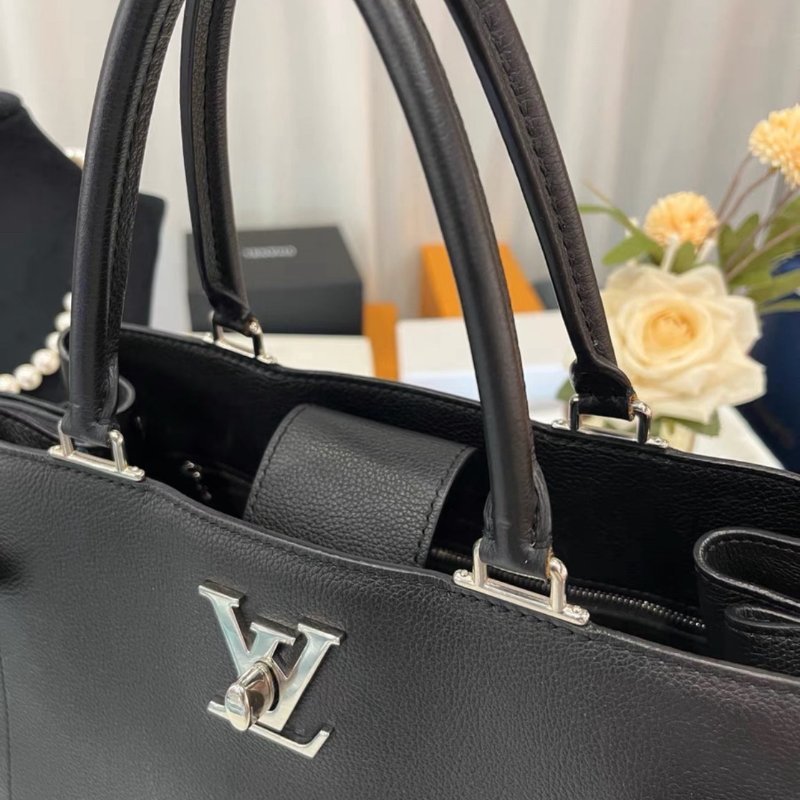 LV Lockme Day 黑色全皮手提肩背包31*24*16 99新配件塵袋-1