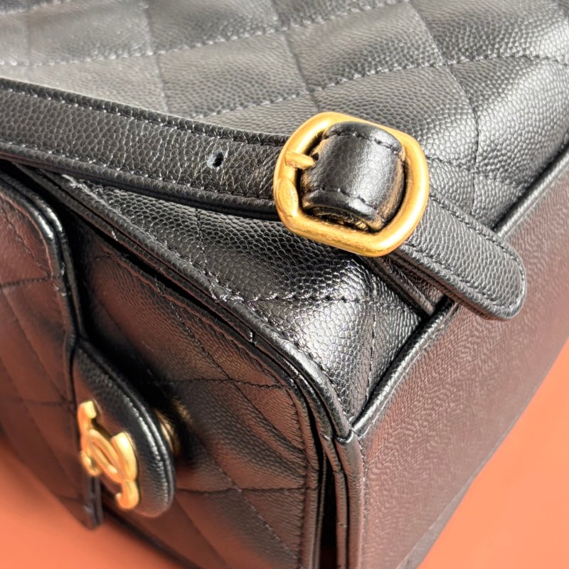 ::CHANEL:: 香奈兒 AS5600 黑色荔枝牛皮復古金雙C束口後背包 25中型背包-18