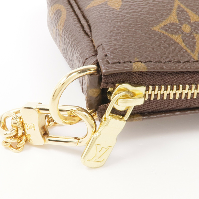 LOUIS VUITTON Monogram Mini Pochette Accessoires金扣手挽袋-9