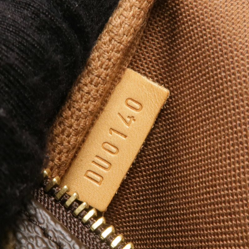 LOUIS VUITTON Monogram Mini Pochette Accessoires金扣手挽袋-12