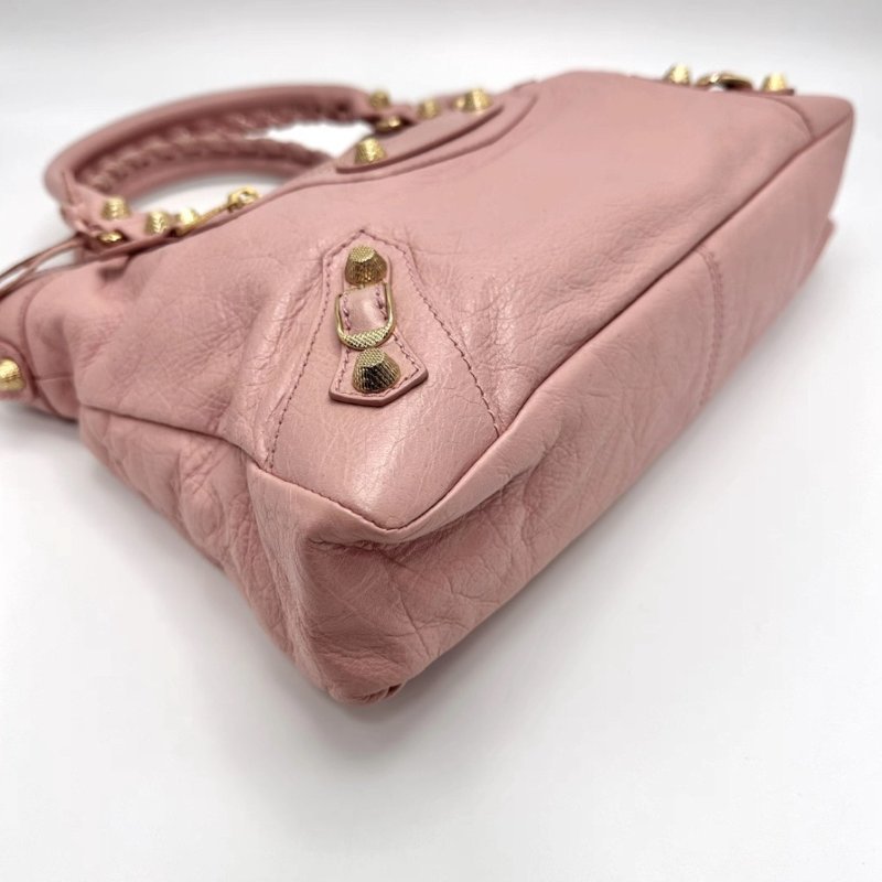 BALENCIAGA 櫻花粉金色卯釘LeCity機車手提包37*21*13 98新配件塵袋鏡子-2