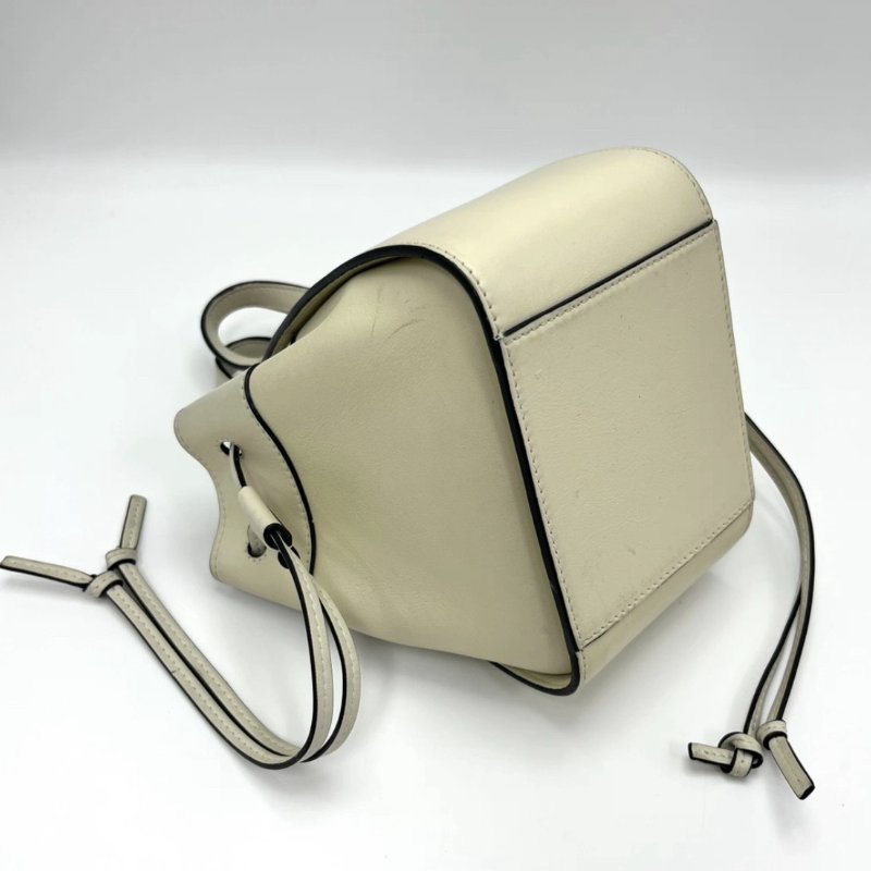 LOEWE 白色銀扣 mini抽繩吊床包15*19*11 98新配件塵袋-2