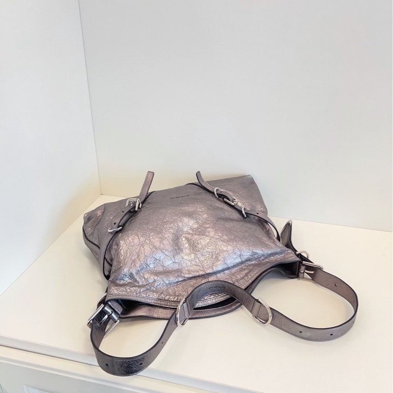 【98新🆕】Givenchy Voyou Bag灰銀色垃圾袋 單肩斜挎包 中號-4