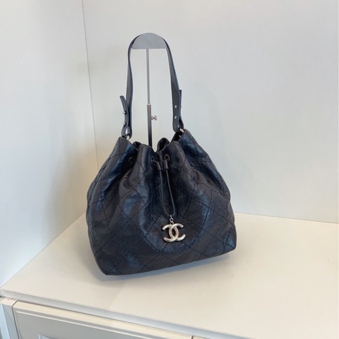 【98新🆕】Chanel 黑銀牛皮菱格水桶包 大雙C掛墜單肩包