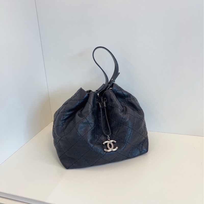 【98新🆕】Chanel 黑銀牛皮菱格水桶包 大雙C掛墜單肩包-3