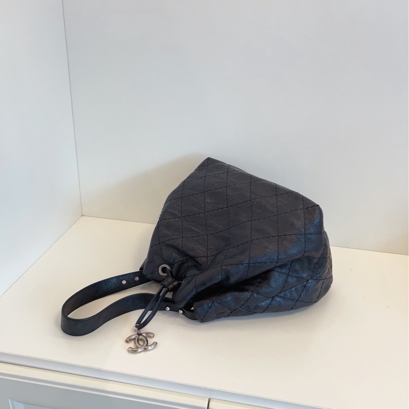 【98新🆕】Chanel 黑銀牛皮菱格水桶包 大雙C掛墜單肩包-4